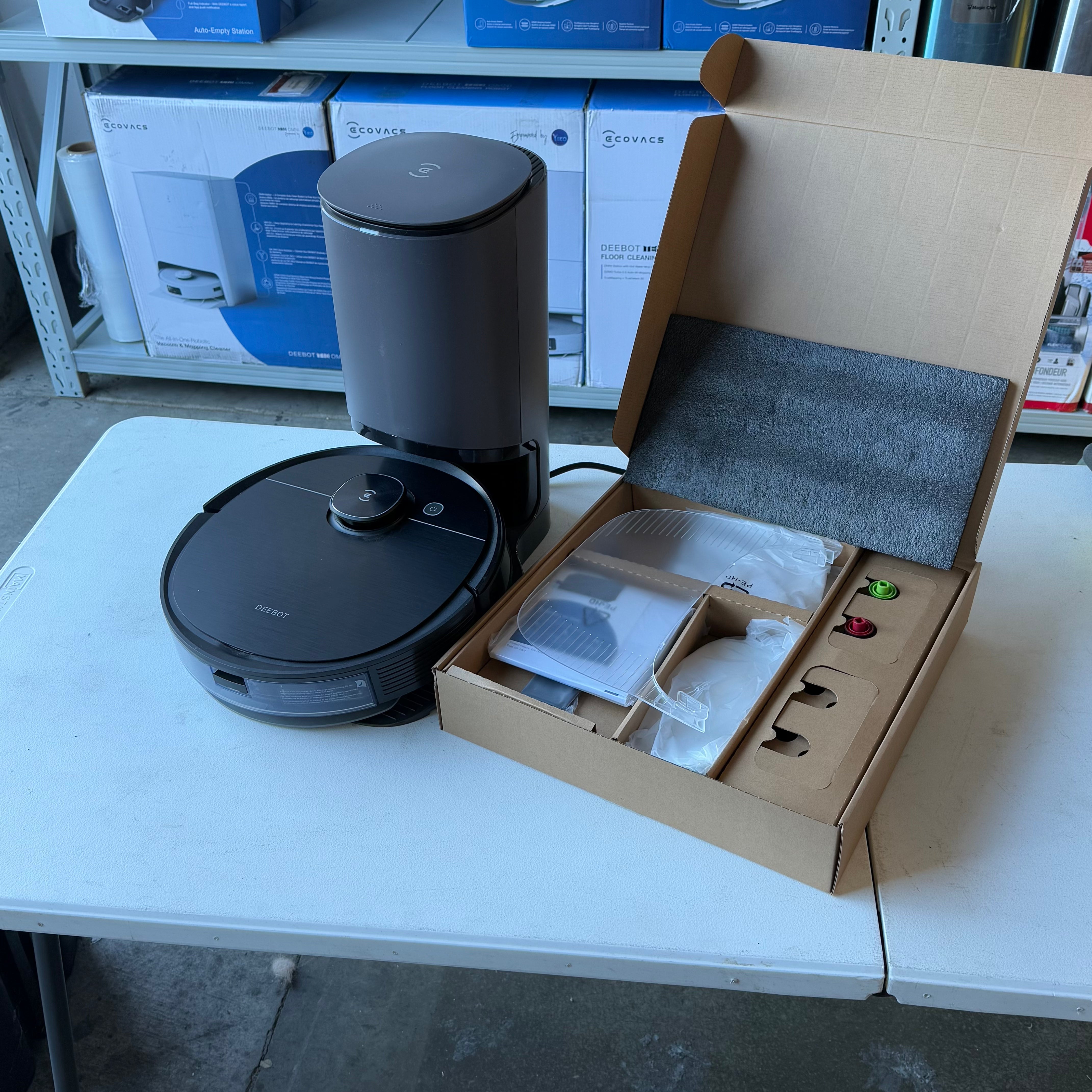 ECOVACS T8 VAC AIVI + MOP (Used) ECOVACS T8 VAC AIVI + MOP (Used)